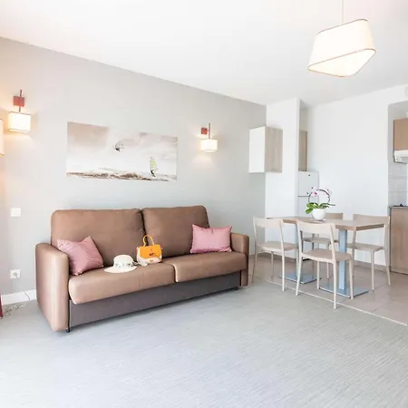 Zenitude Hôtel-résidences Cannes Confort Appart hôtel Mandelieu