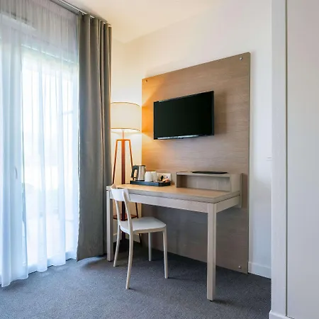 Zenitude Hôtel-résidences Cannes Confort Hotel 4*