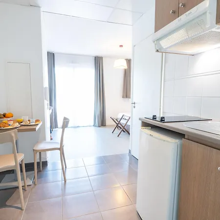Zenitude Hôtel-résidences Cannes Confort 4*