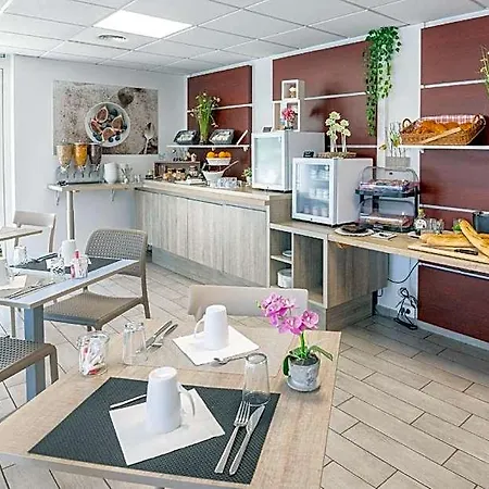 מלון דירות Comfort Cannes 4*