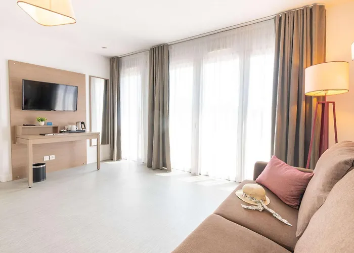 Отель Comfort Cannes
