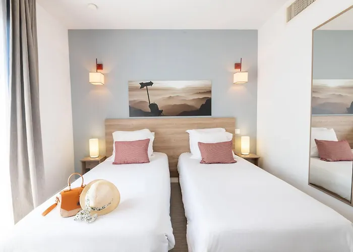 Отель Comfort Cannes 4*